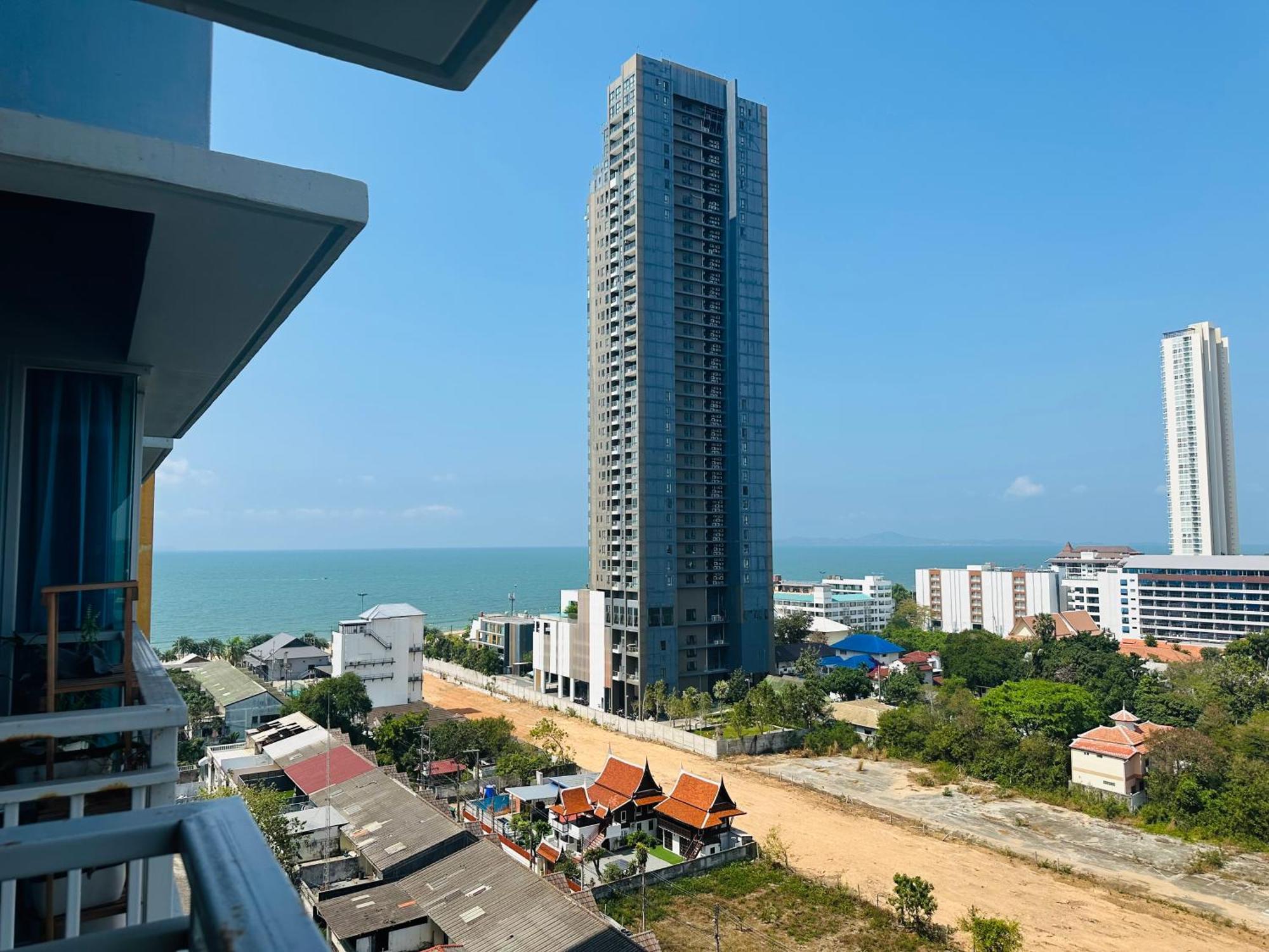 Seaview Beach Room Lumpini-Pool And Gym Face To Ocean Jomtien Beach Exterior photo
