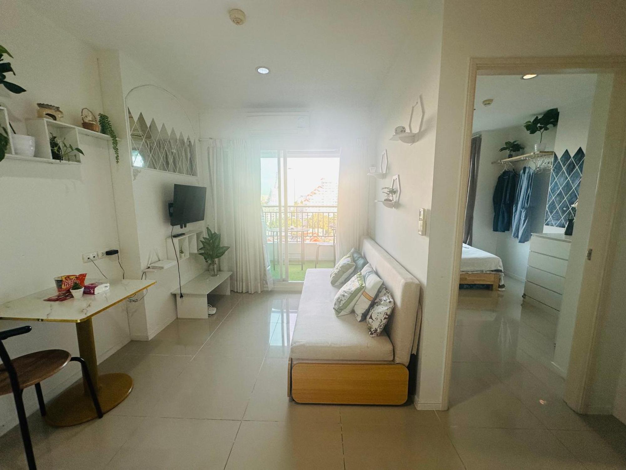 Seaview Beach Room Lumpini-Pool And Gym Face To Ocean Jomtien Beach Exterior photo